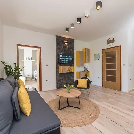 Apartment Portos *