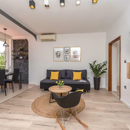 Portos Apartment *