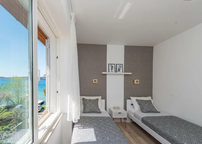 Apartment Tina - Kolovare Beach Διαμέρισμα *