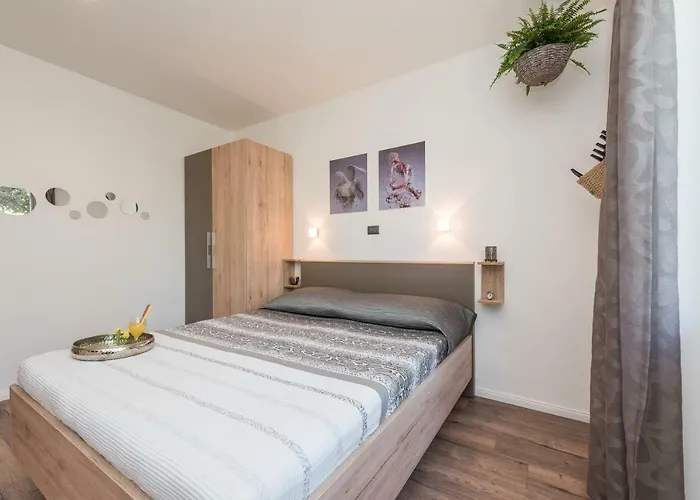 Διαμέρισμα Apartment Tina - Kolovare Beach *